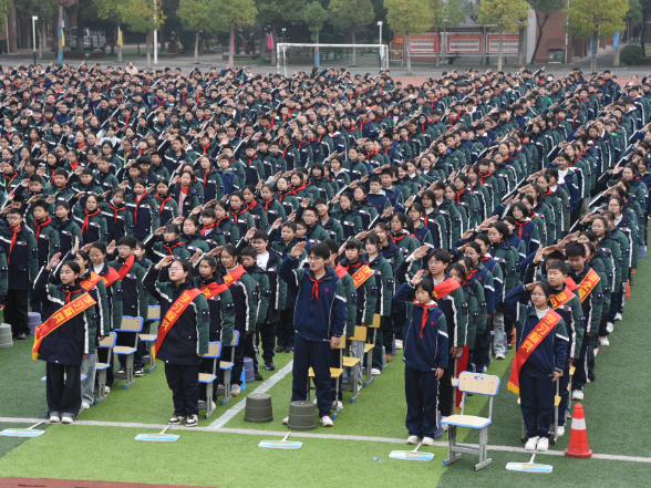 【鼎城区站】善卷中学：以思政课开启新学期，为学子注入奋进力量