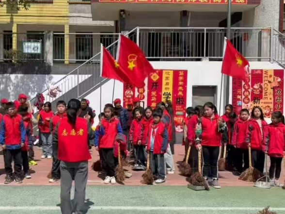 【衡阳县站】金兰镇中心小学：小小志愿红 点亮校园美