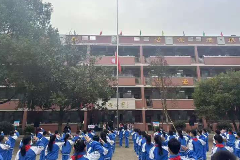 【祁东站】明德小学：国旗下沐初心 学生共筑家国梦