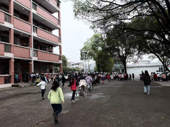 【零陵区站】珠山镇中心小学：消防演练筑防线 安全知识记心间