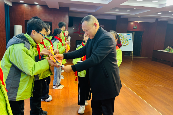 【衡南站】云集沁园小学：表彰心理委员 凝聚“心”力量