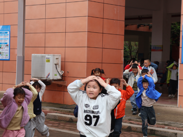 【鼎城区站】永安小学：防震演练筑防线 平安护航伴成长