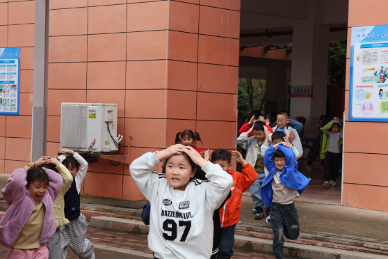 【鼎城区站】永安小学：防震演练筑防线 平安护航伴成长