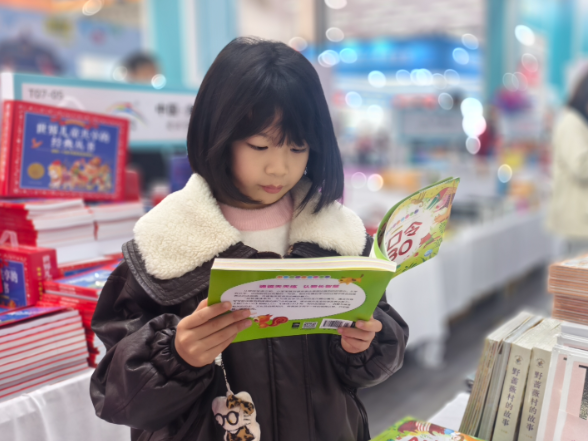 【望城区站】易思妤：春暖三湘书香浓 岳麓书会启新程