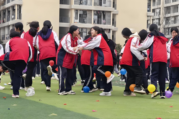 【衡东站】杨山实验学校：趣味解压 学子轻装上阵 奔赴美好未来