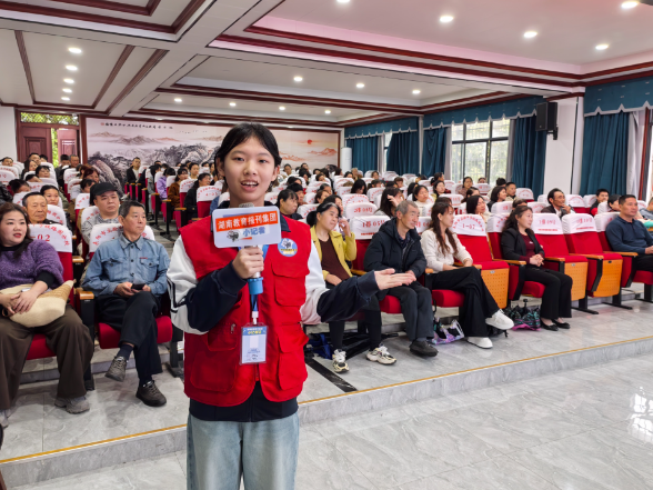 【耒阳站】实验中学铁路园分校：“向阳花”再开 健康知识护航美好青春