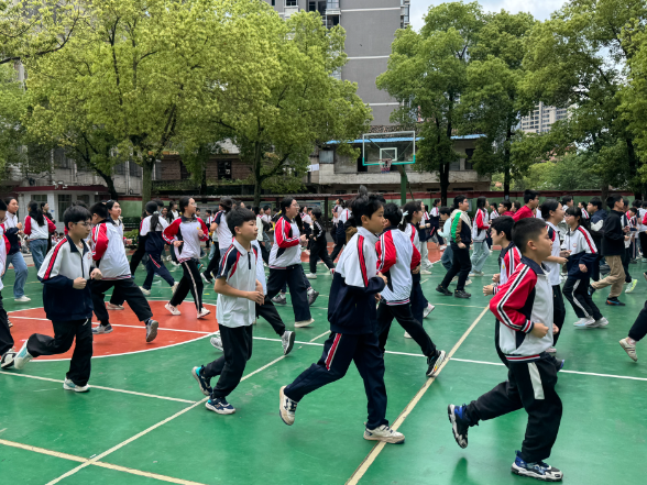 【耒阳站】城北完小：奔跑毽绳跃动 运动赋能成长