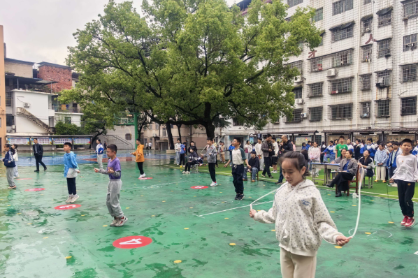【耒阳站】前进小学：舞动绳与毽 运动强体魄