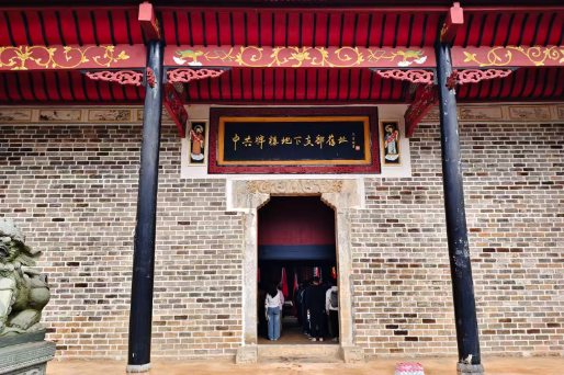 【衡阳县站】石口中学：红色旧址寄哀思 少年赓续英烈精神