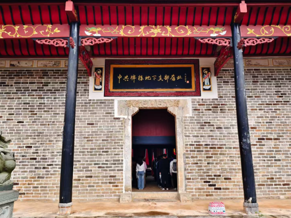 【衡阳县站】石口中学：红色旧址寄哀思 少年赓续英烈精神