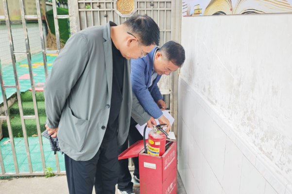 【衡东站】新塘镇中心学校：校长带队查隐患 立行立改护平安