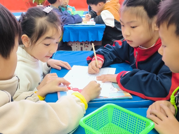 【耒阳站】五里牌小学：深耕双减提质课堂 十位青年教师同台比拼