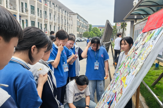 【鼎城区站】灌溪中学：方寸卡片藏书香 家校社助力学子阅读成长