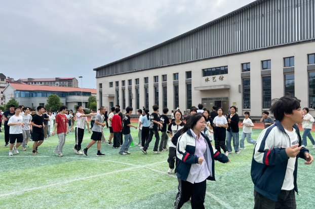 【衡阳县站】台源镇芙蓉学校：轻装上阵 释放压力