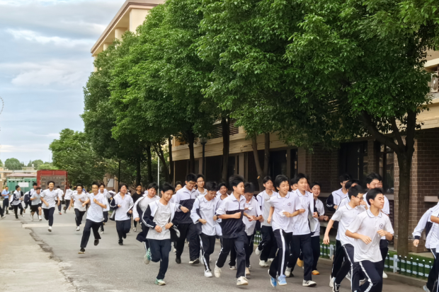 【耒阳站】顺湖中学：实操演练学避险 全方位提升师生应急自救能力
