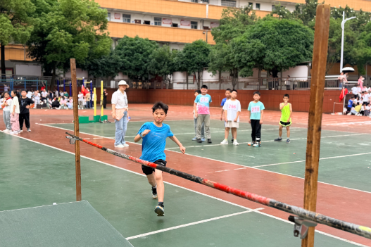 【石鼓区站】荷池路小学：校园运动会点燃少年拼搏热情