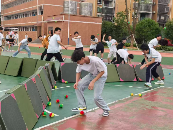 【耒阳站】欧阳海学校：多彩游戏释放压力 心理关怀陪伴学子成长
