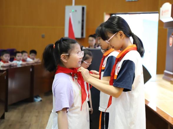 【衡阳县站】实验学校：这一刻，荣光和责任同在