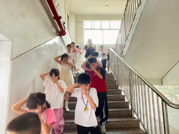 【耒阳站】五里牌小学：开展消防疏散演练 筑牢校园安全防线