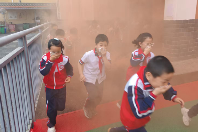 【资阳区站】益阳市人民路小学：沉浸式消防应急演练 提升师生避险能力