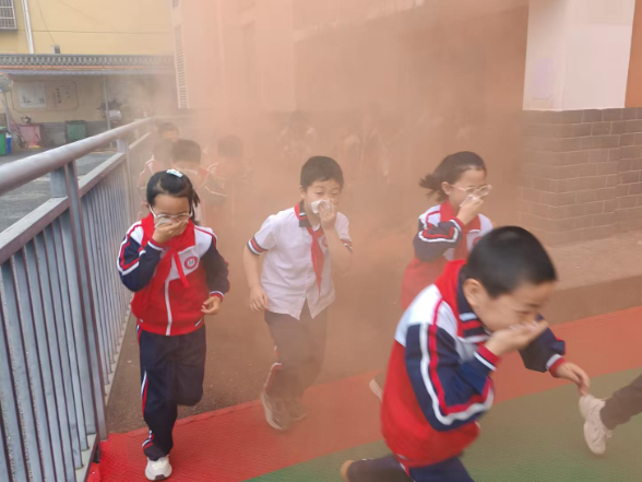 【资阳区站】益阳市人民路小学：沉浸式消防应急演练 提升师生避险能力