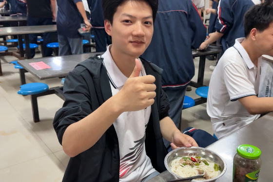 【衡阳县站】江山学校：暖胃更暖心 爱心宵夜助力学子逐梦
