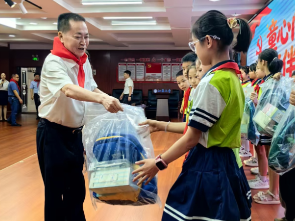 【衡南站】 衡南县：工会送关爱 温情满校园