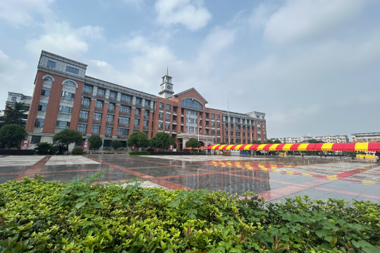 全方位护航高考！高考首日，记者随团走进湘潭县第一中学考点