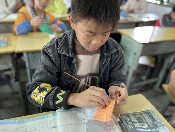 临武县汾市小学：“双减”小课堂“织出”劳动大欢乐