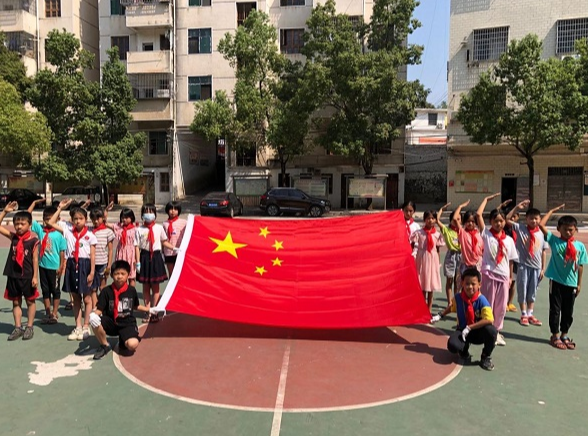 嘉禾广发镇中心学校：开展爱国主义教育活动传递爱国情