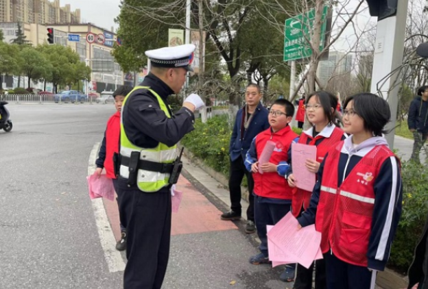 湘潭市湘机小学教育集团：警校携手 守护交通安全