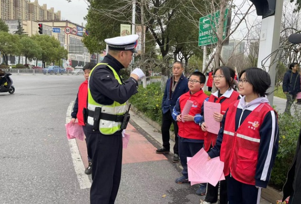 湘潭市湘机小学教育集团：警校携手 守护交通安全