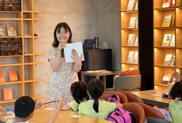 芙蓉区教育局东湖路幼儿园：一次有意义的书店之旅