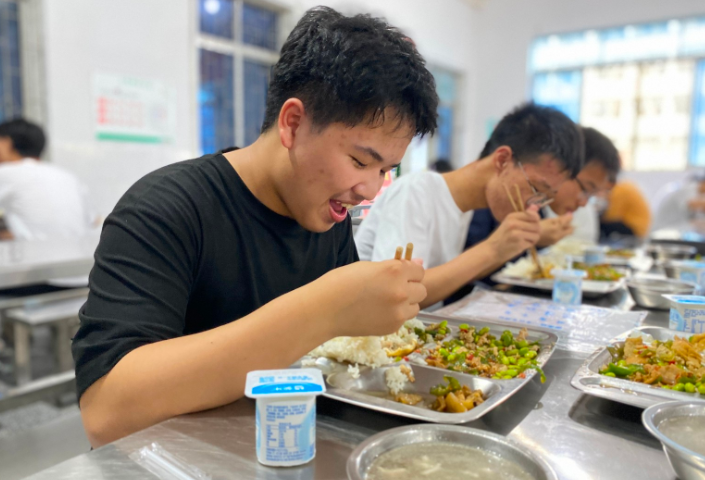 【2023考试季】蓝山：定制“营养餐”“食”力助高考