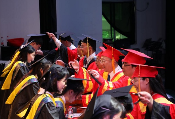 怀化学院：5068名毕业生被授予学士学位