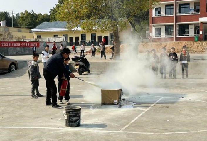 岳阳县：筑牢安全屏障 守护师生安全