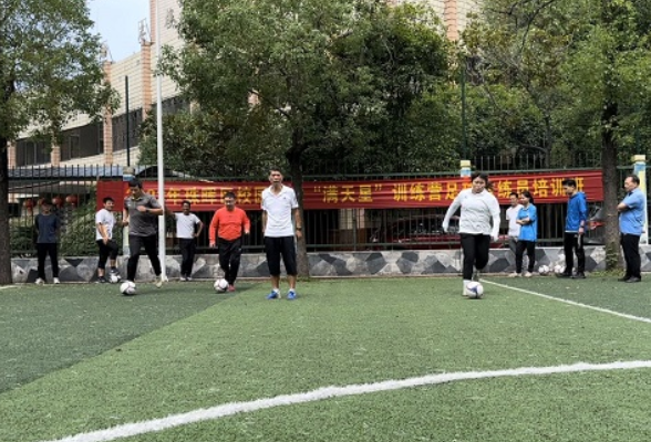 衡阳珠晖区：打造“名师”培训班 锻造青少年足球“真功夫”