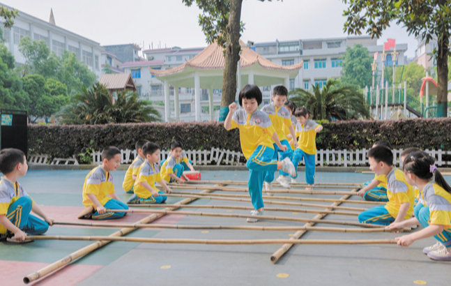 【先声新闻】宁乡市幼儿园：乡村游戏，玩育童年