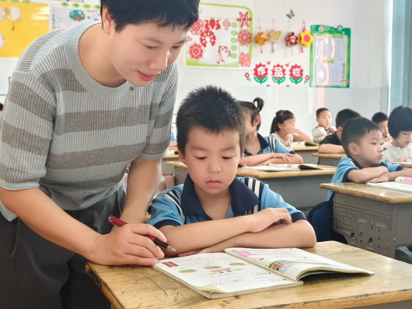 闪闪发光的老师｜【新邵站】周亚琴：带着孩子一起寻找数学里藏着的美