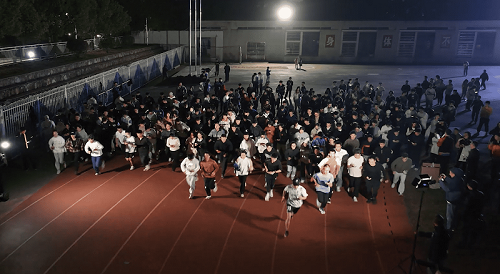 荧光夜跑：600余名师生在冬夜共赴浪漫“奔跑约会”_new.png