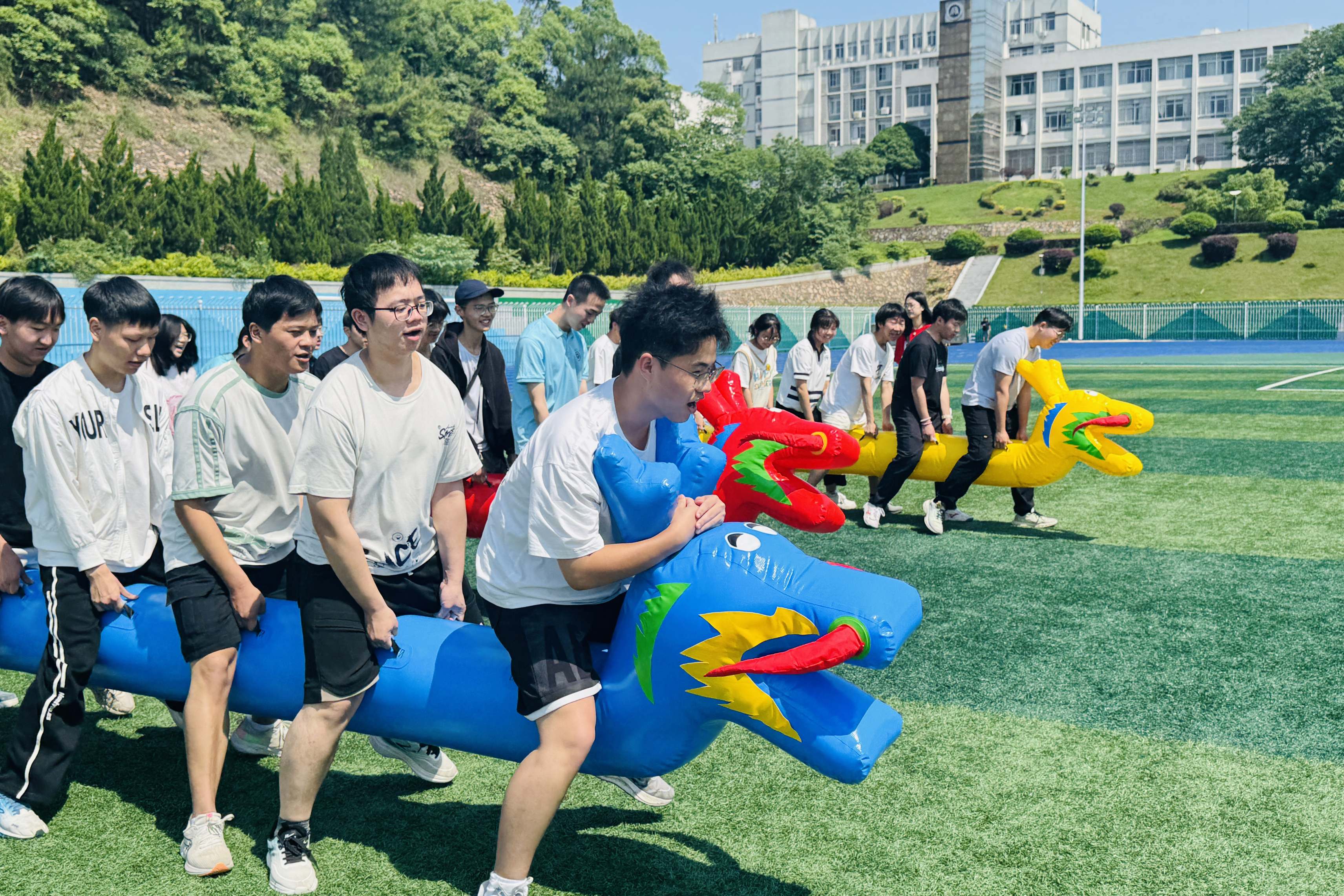 湘潭大学“体育+心理”趣味运动会绽放活力3.jpg