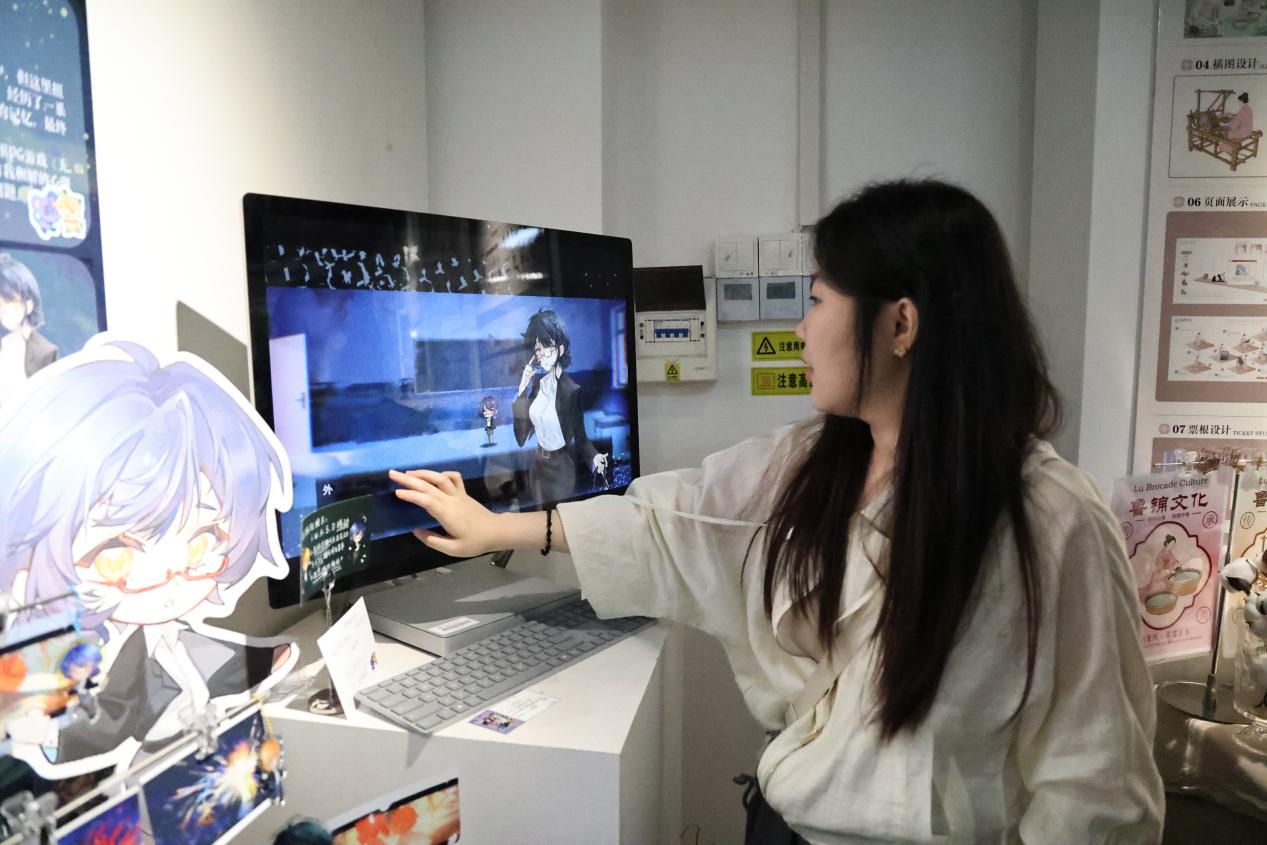 湘潭大学“湘见”2026年毕业作品联展开幕4.jpg