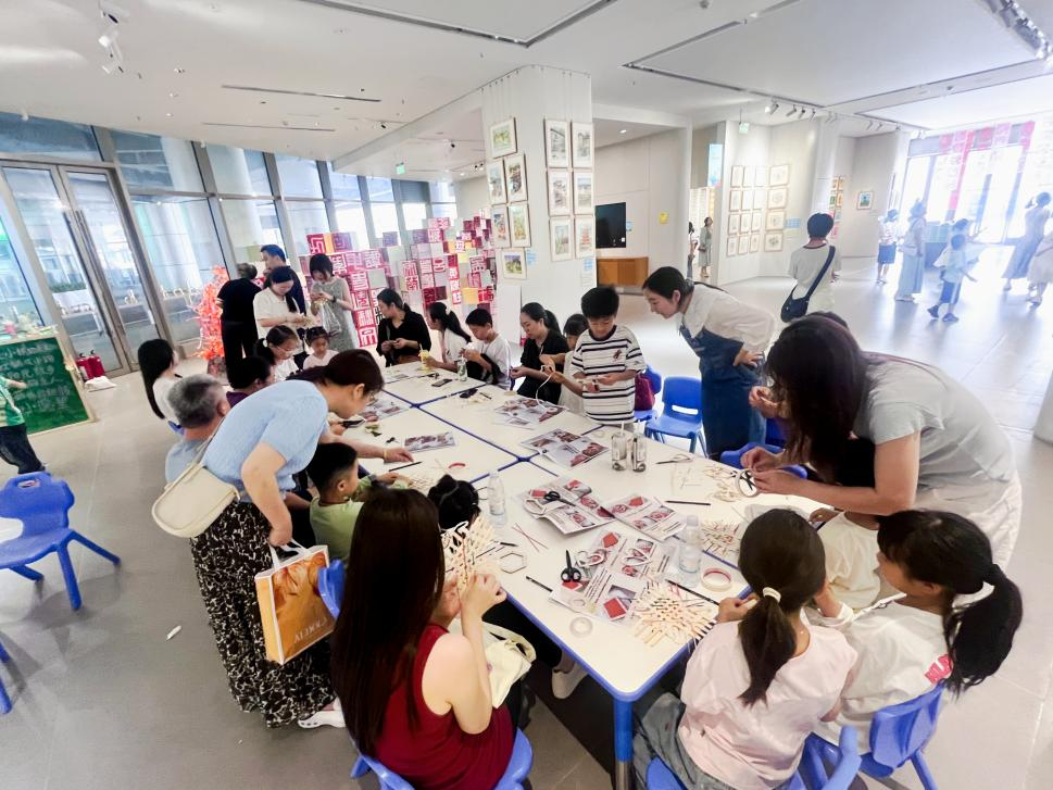 湘潭大学艺术学院师生助力雨湖区民办教育成果集中展演3.png