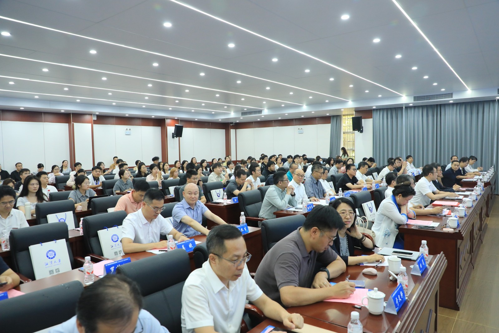 首届湘江智库论坛举办 湘潭大学与上海交通大学战略合作开新篇5.JPG