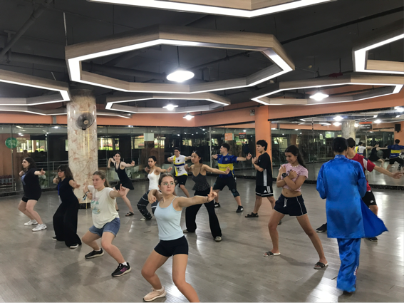 西班牙“汉语桥”夏令营学子走进湘潭大学 体悟八段锦体育文化 2.png