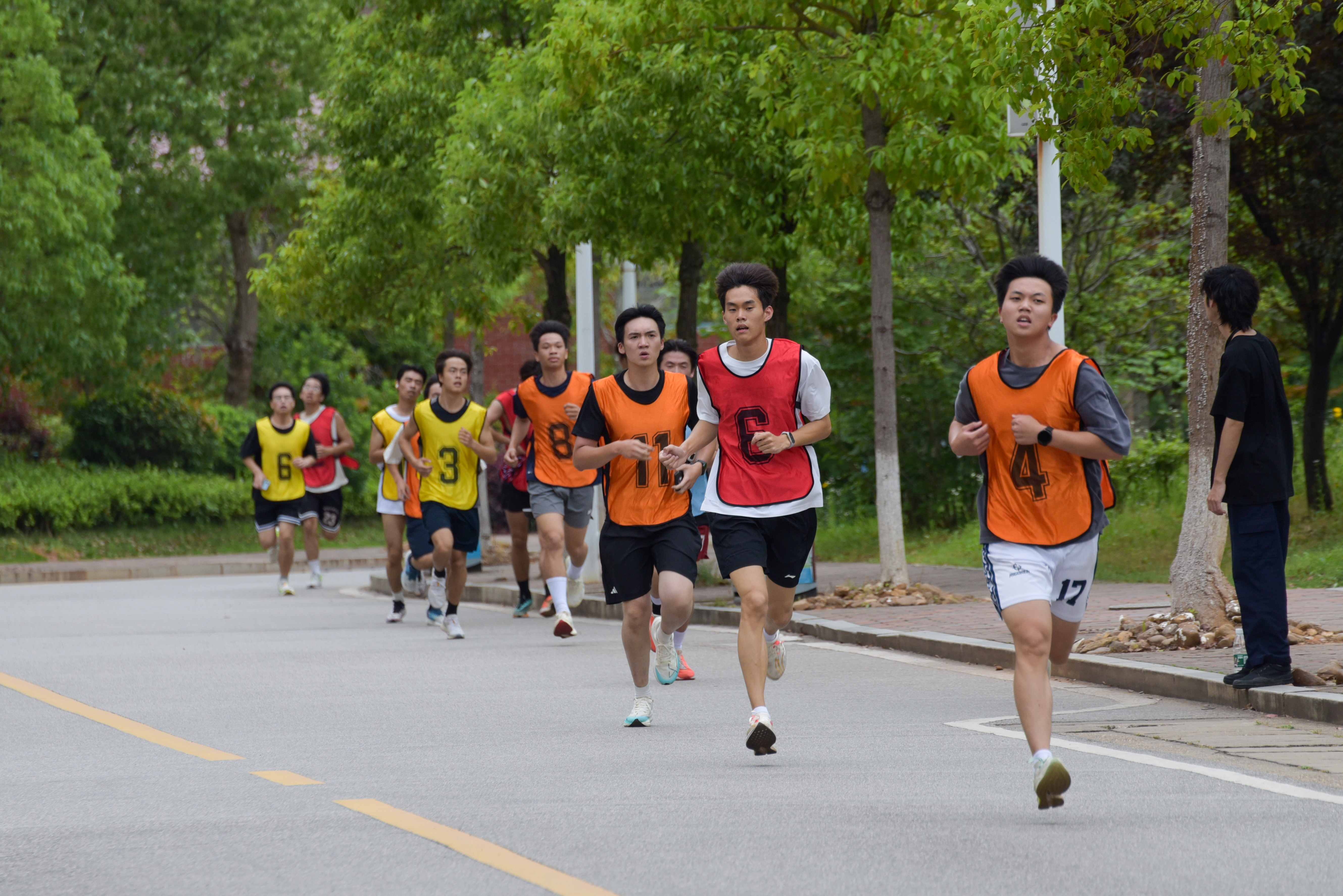 _home_greatwall_桌面_5.20环校跑_跑步2.jpg