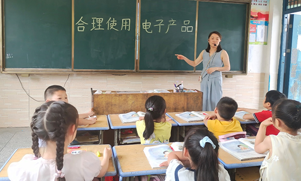银瓷3.png