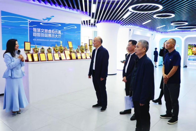 长沙商贸旅游职院：省人大教科文卫委来校调研发展情况