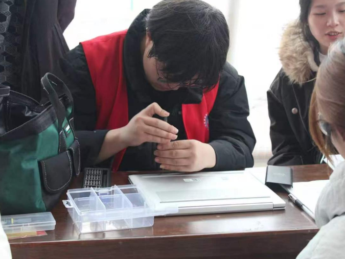 长沙商贸旅游职院：用专业技能续写新时代雷锋故事