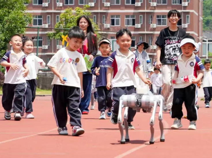 张家界航院：开展2026年职业教育活动周系列活动